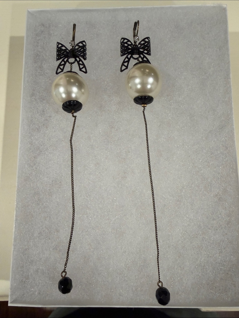 Betsey Johnson Black Bow Pearl Drop Dangle Earrings